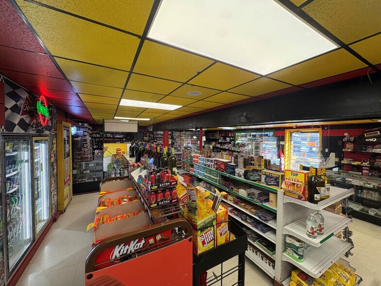 More Photos Of 2 Pigeon Hill Rd, Mechanic Falls Convenience Store For Sale