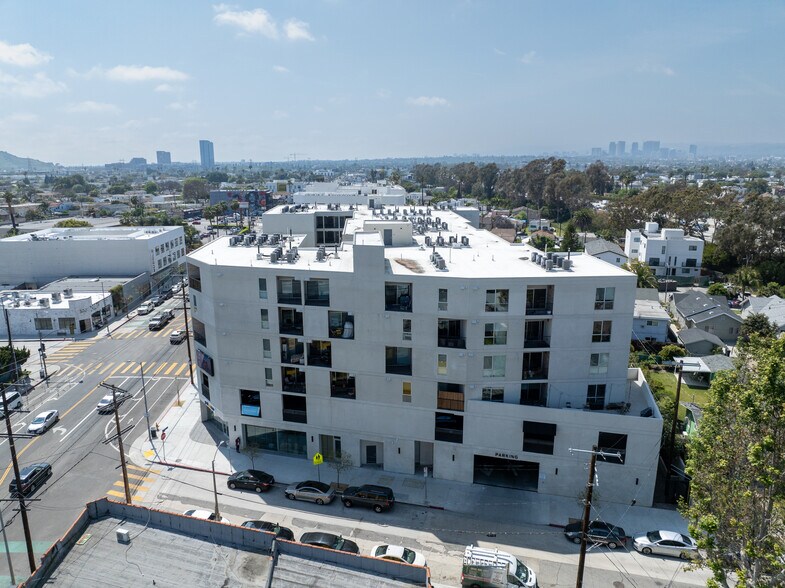 More Photos Of 5181 W Adams Blvd, Los Angeles Apartments For Lease