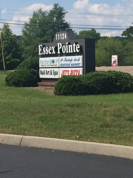 More Photos Of 11124 Kingston Pike, Knoxville Freestanding For Lease