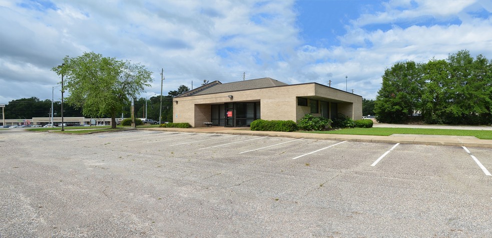 Primary Photo Of 4602 St. Stephens Rd, Mobile Bank For Lease