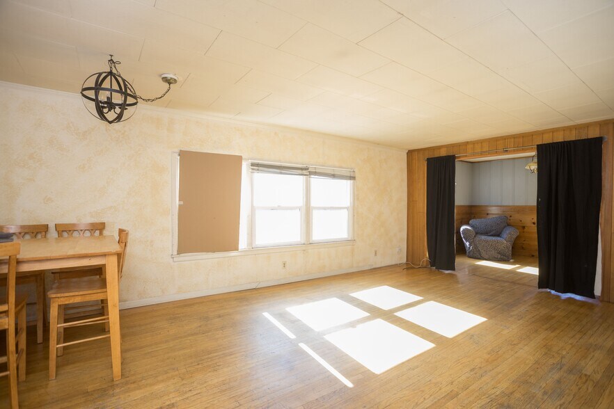 More Photos Of 41312 Big Bear Blvd, Big Bear Lake General Retail For Sale