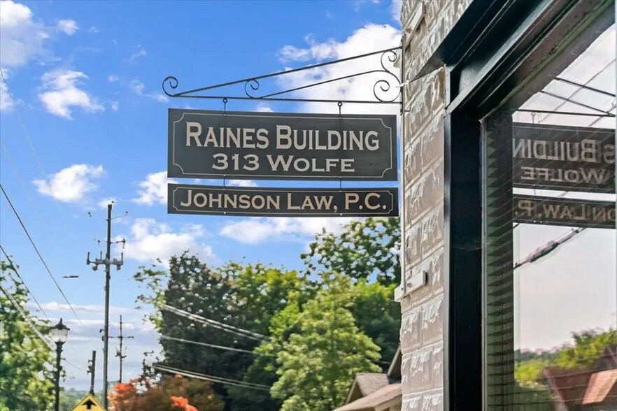 More Photos Of 313 Wolfe St, Cohutta Office For Sale