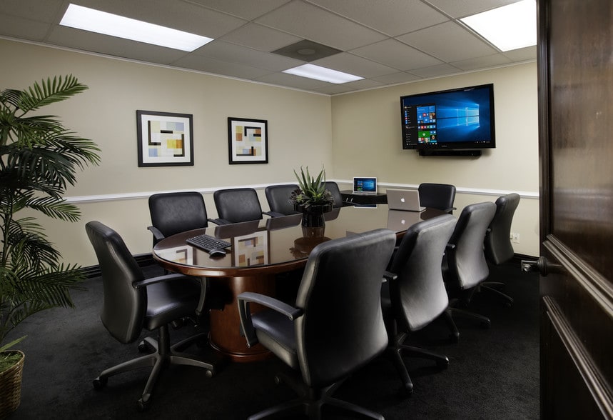 More Photos Of 10101-10121 W Sample Rd, Coral Springs Unknown For Lease