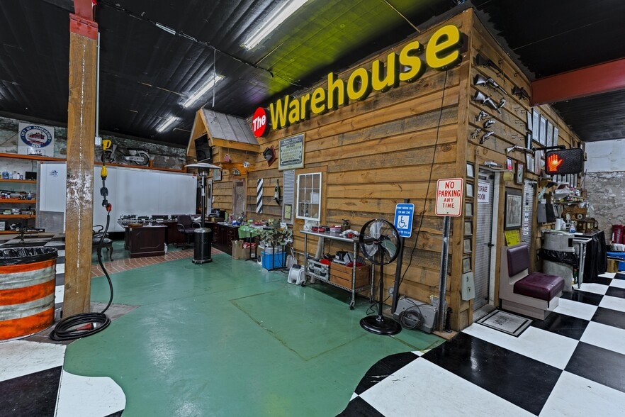 More Photos Of 101 W Main St, Hogansville Distribution For Sale