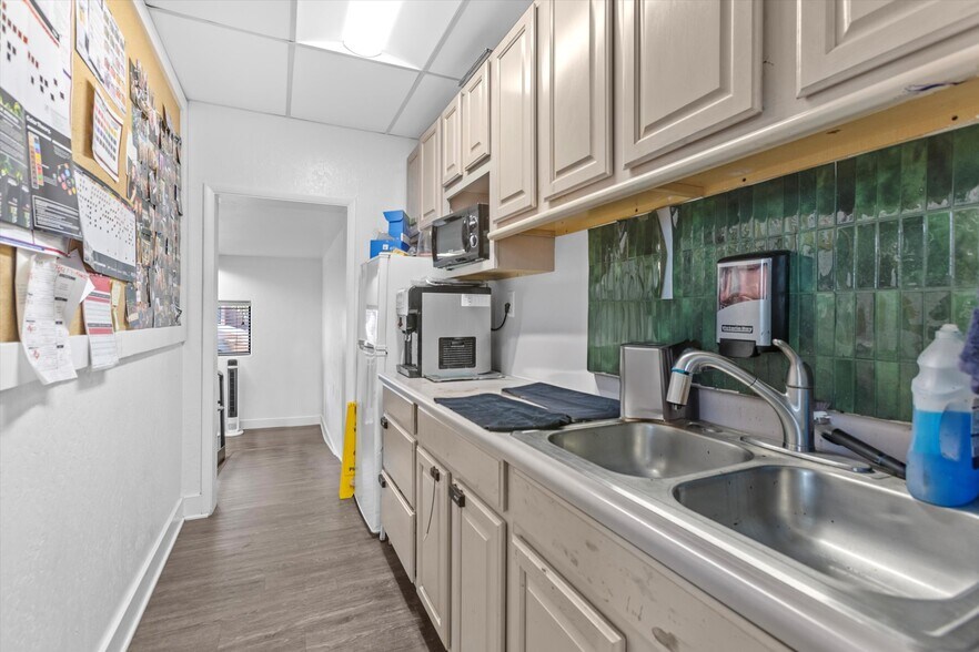 More Photos Of 123 Mt Rose St, Reno General Retail For Sale