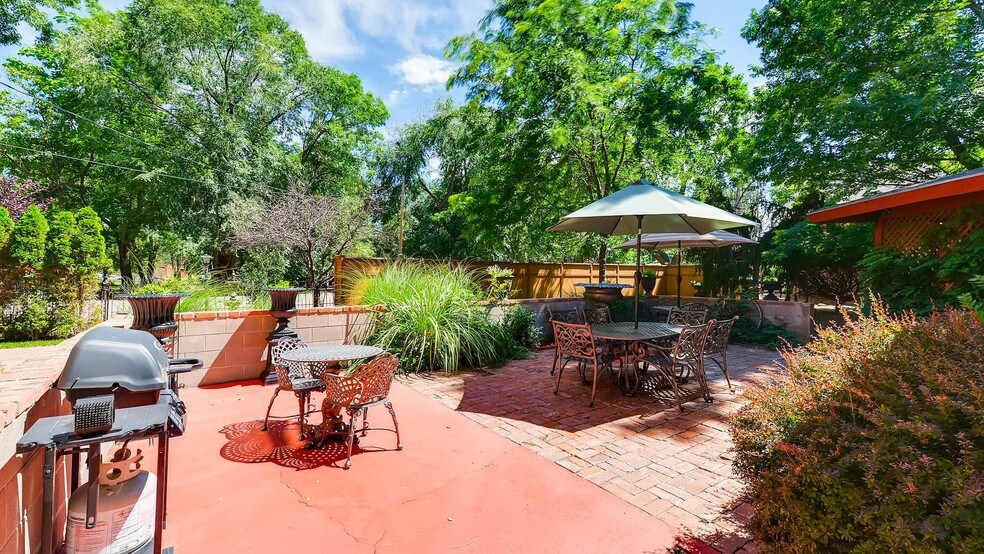More Photos Of 1305 W 3rd St, Florence Hotel For Sale
