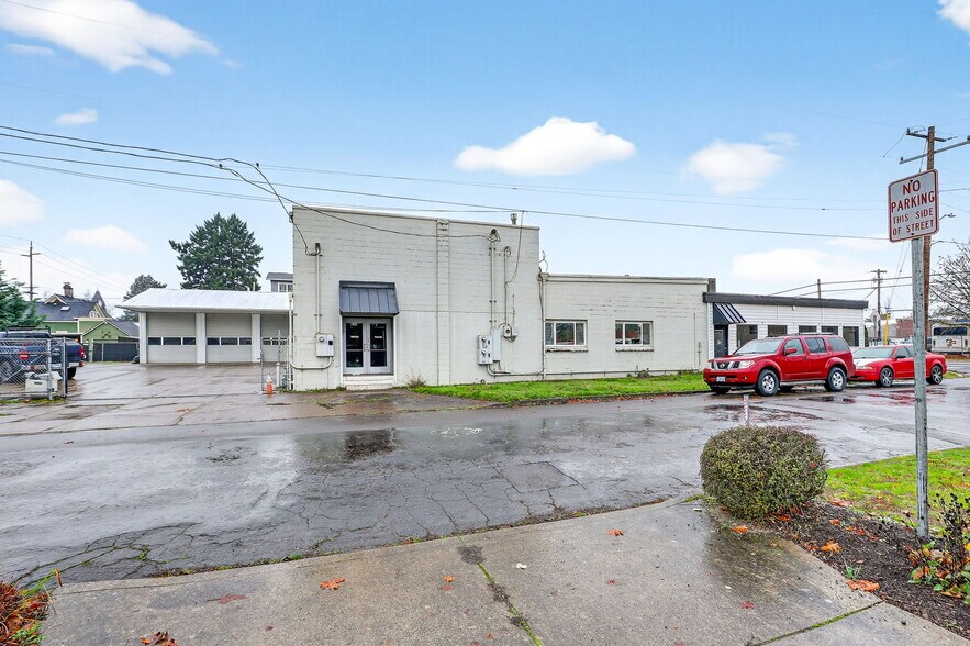 More Photos Of 814 E 2nd St, Newberg Office For Sale