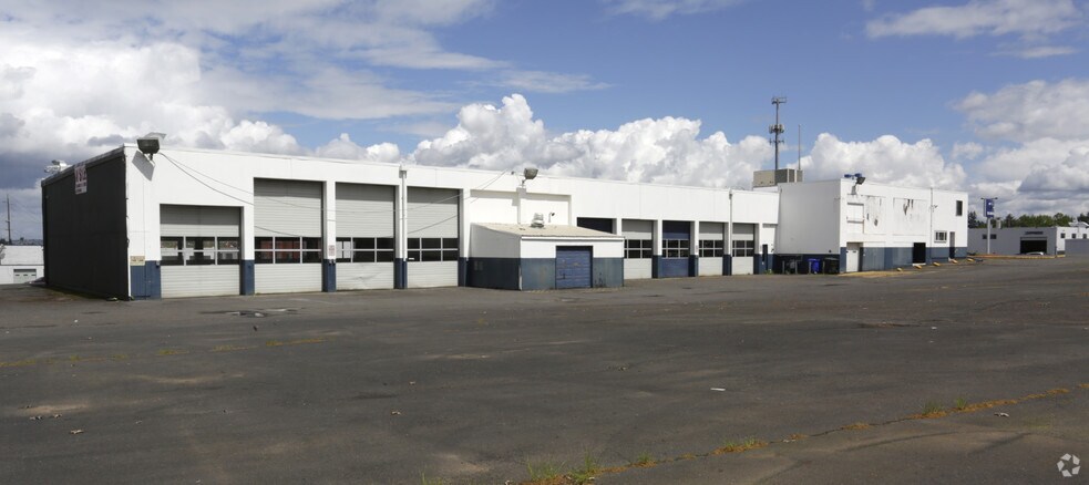 More Photos Of 1940 E Powell Blvd, Gresham Auto Dealership For Sale