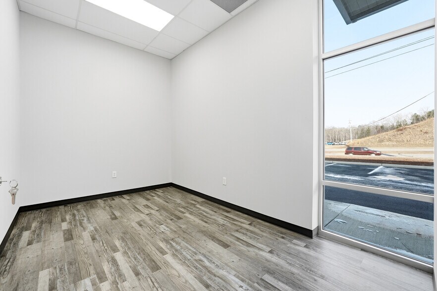 More Photos Of 1901 Peachtree Industrial Blvd, Buford Warehouse For Lease