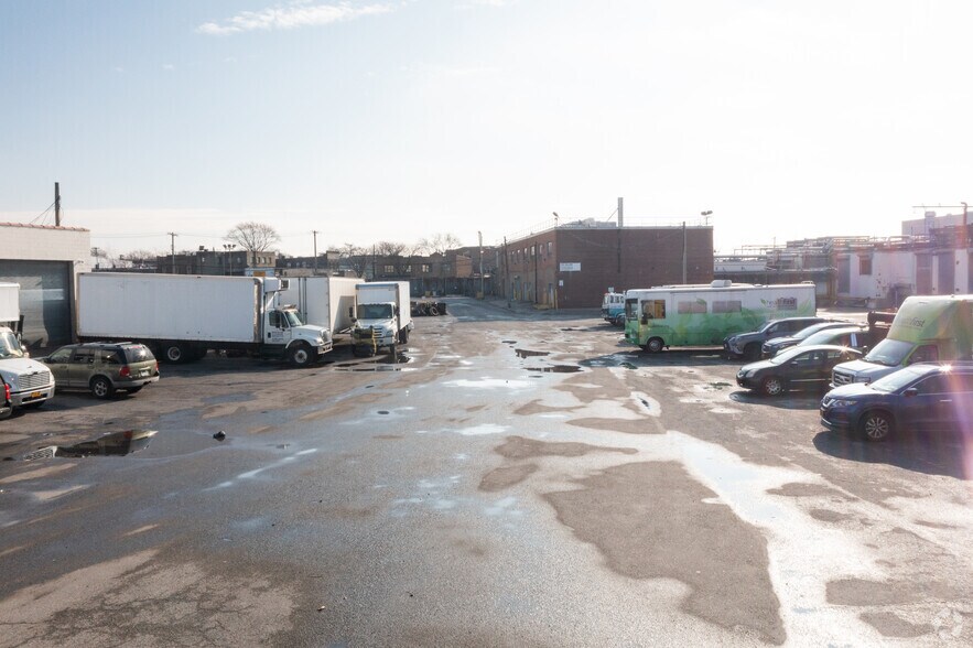 More Photos Of 15602 Liberty Ave, Jamaica Land For Lease