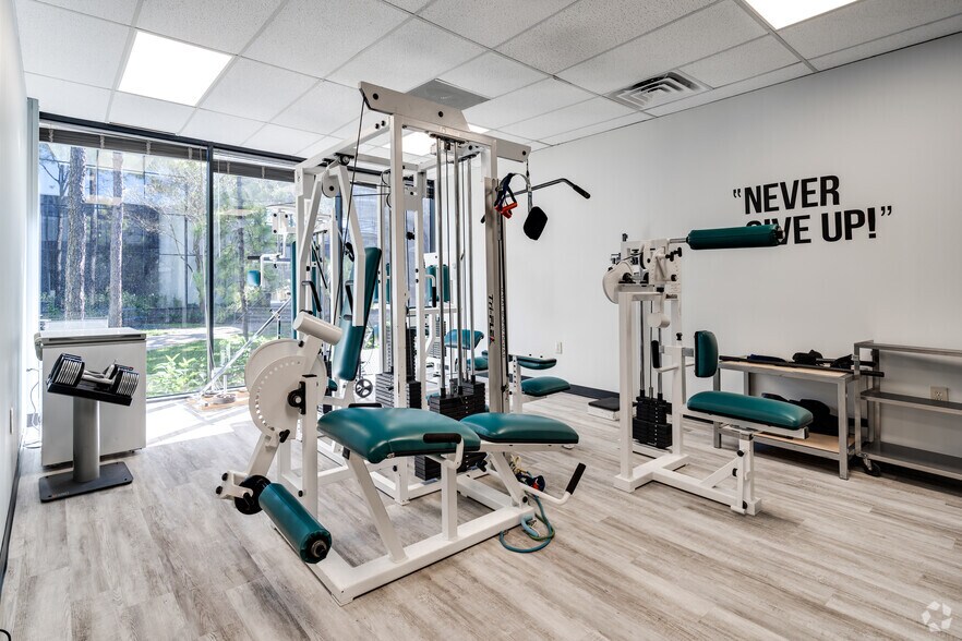 More Photos Of 6220 WESTPARK Dr, Houston Office For Lease