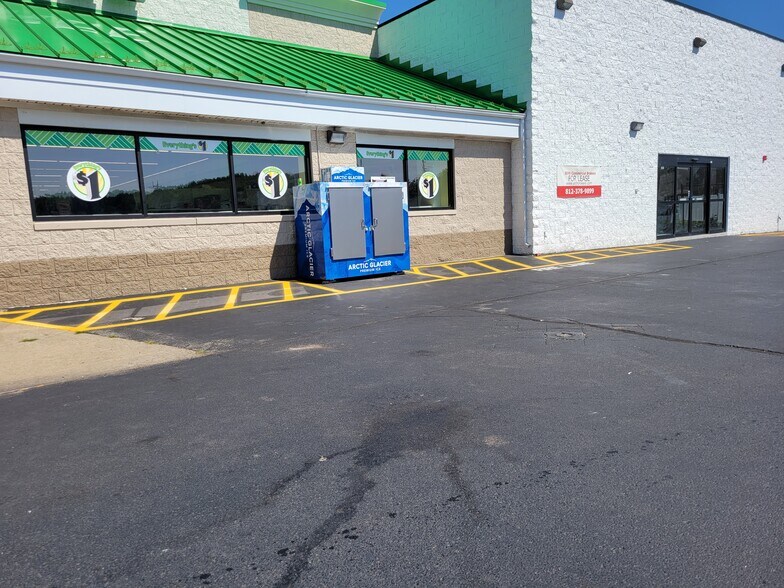 More Photos Of 2110-2130 N State Highway 7, North Vernon Freestanding For Lease