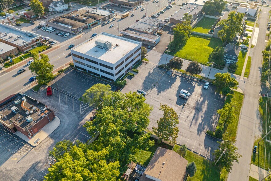 More Photos Of 7000 W 111th St, Worth Medical For Sale