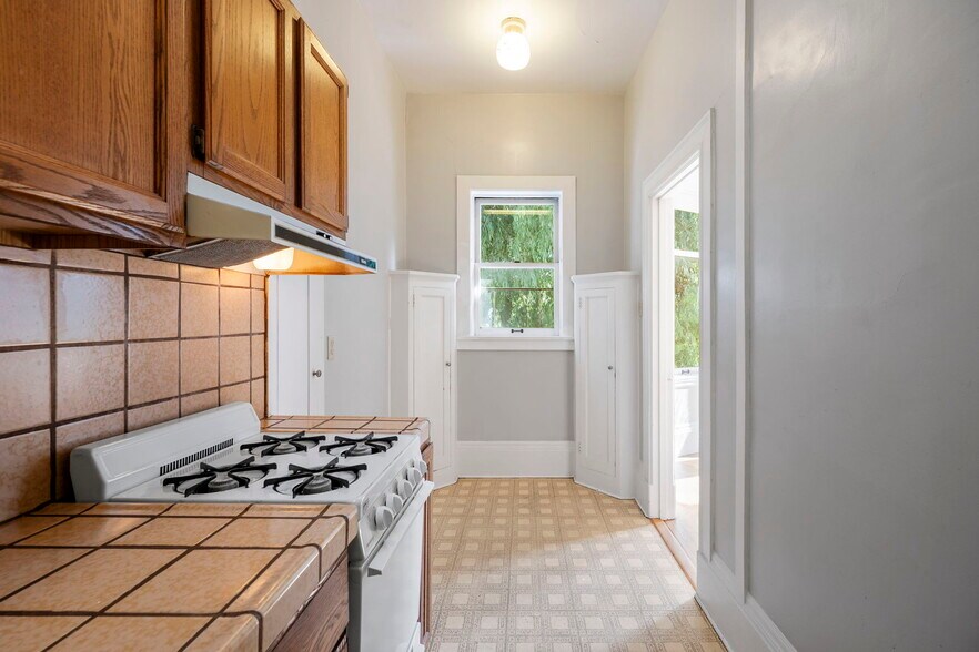 More Photos Of 2 Hugo St, San Francisco Multifamily For Sale