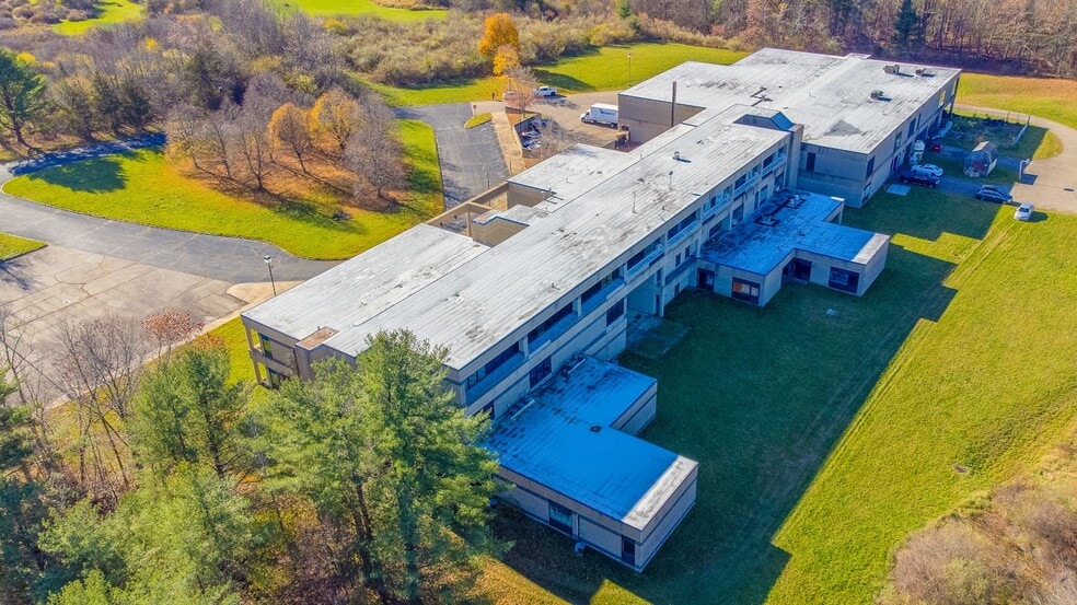 More Photos Of 275 Portsmouth Ave, Stratham Light Manufacturing For Sale