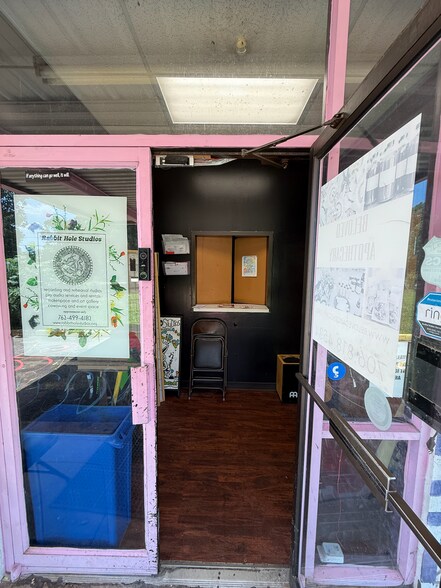 More Photos Of 1001 Winterville Rd, Athens Showroom For Lease