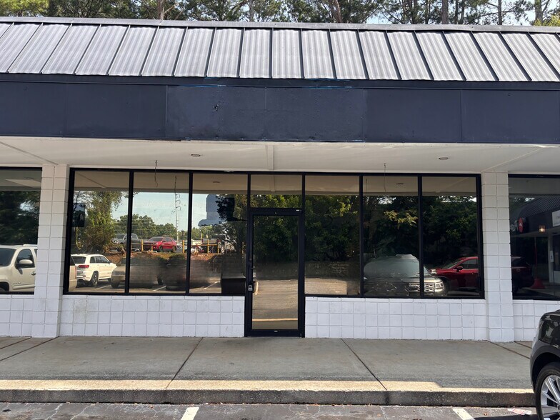 Primary Photo Of 928 S Park St, Carrollton Storefront Retail Office For Lease