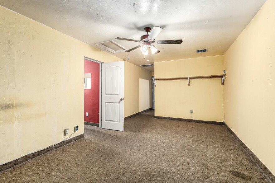 More Photos Of 545 E University Dr, Mesa Office For Sale