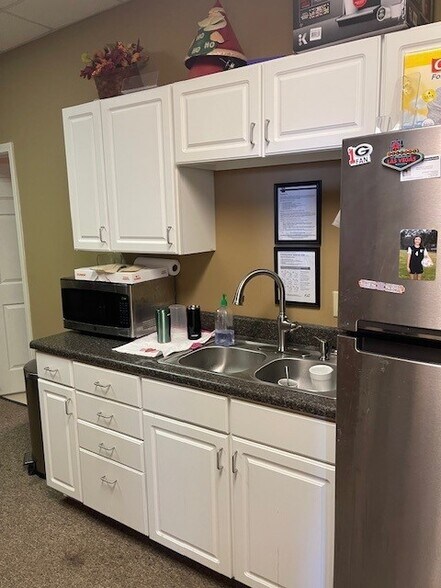 More Photos Of 125 Plantation Centre Dr S, Macon-Bibb Office For Sale