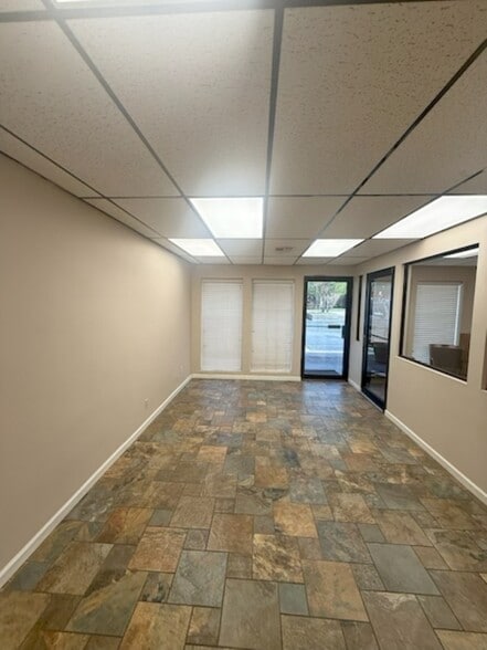 More Photos Of 400 S Elm Plz, Broken Arrow Freestanding For Lease