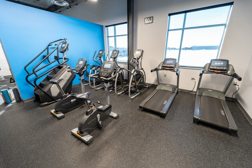 More Photos Of 3285 47th St S, Fargo Office For Sale