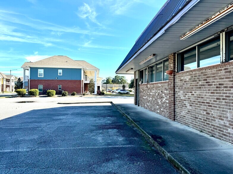 More Photos Of 802 Pennsylvania Ave, Savannah General Retail For Sale