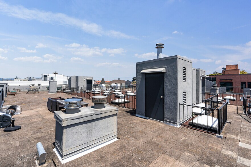 More Photos Of 3605-3611 Buchanan St, San Francisco Storefront Retail Residential For Sale