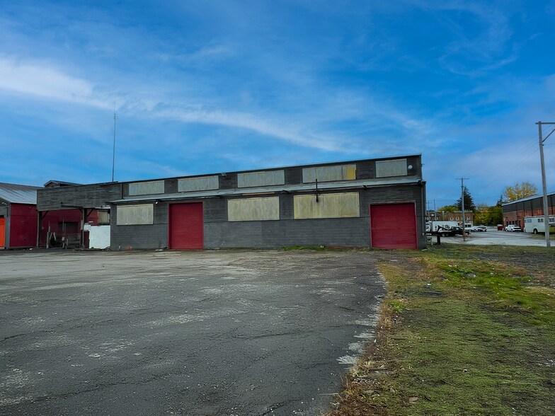 More Photos Of 1029 Lyell Ave, Rochester Warehouse For Lease