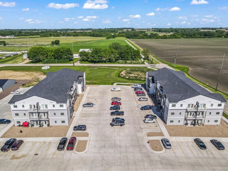 More Photos Of 120 & 124 W Hatting St, Luverne Apartments For Sale