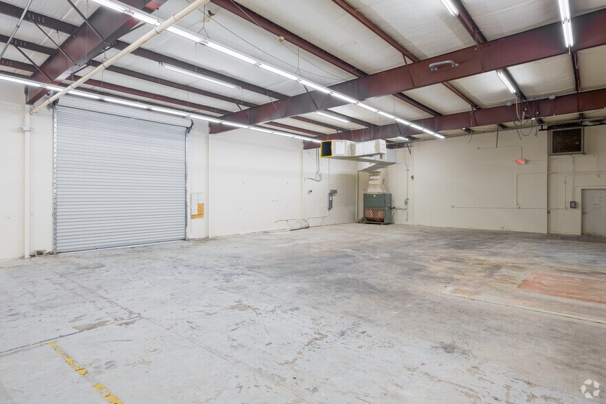 More Photos Of 1720 Main St NE, Palm Bay Unknown For Lease