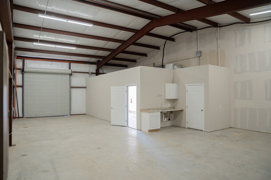 More Photos Of 2550 County Road 279, Leander Freestanding For Lease