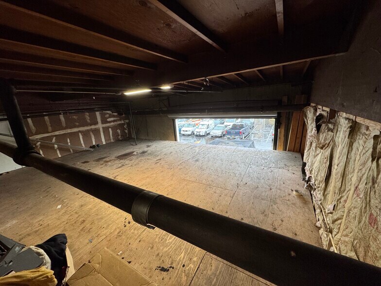 More Photos Of 2400-2496 Teagarden St, San Leandro Warehouse For Lease