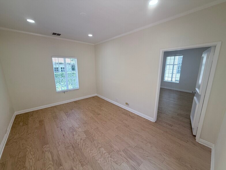 More Photos Of 9528-9546 Brighton Way, Beverly Hills Storefront Retail Office For Lease