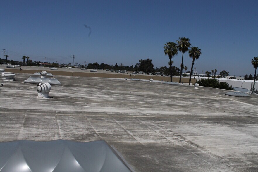 More Photos Of 18737 S Reyes Ave, East Rancho Dominguez Distribution For Sale