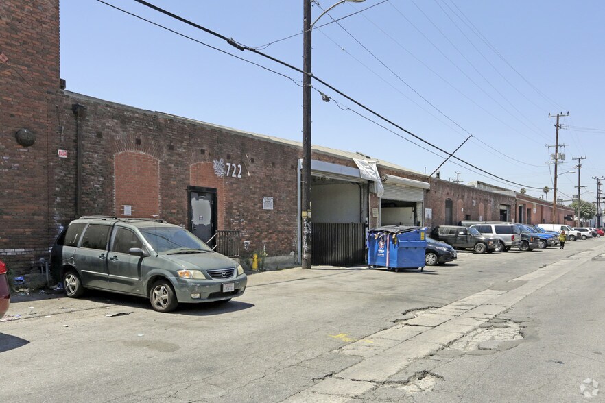 More Photos Of 710-734 E 62nd St, Los Angeles Warehouse For Lease