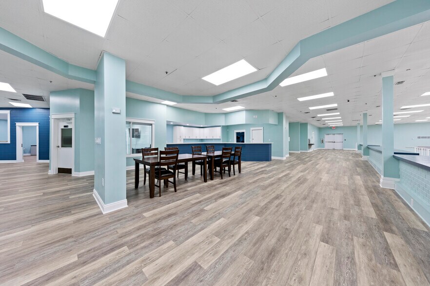 More Photos Of 5420 Hickory St, Panama City Office For Lease