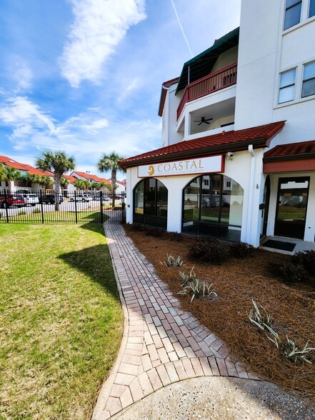 More Photos Of 8700-8730 Thomas Dr, Panama City Apartments For Lease