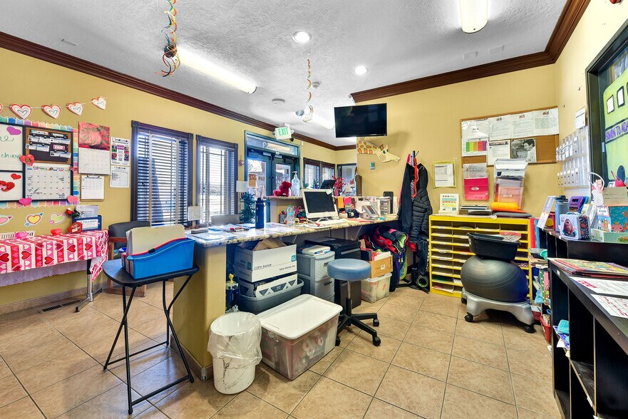 More Photos Of 2563 S Five Mile Ave, Boise Office Residential For Sale