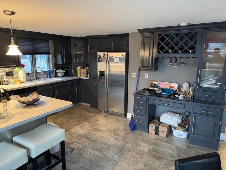 More Photos Of 136 W Grand Ave, Old Orchard Beach Hotel For Sale