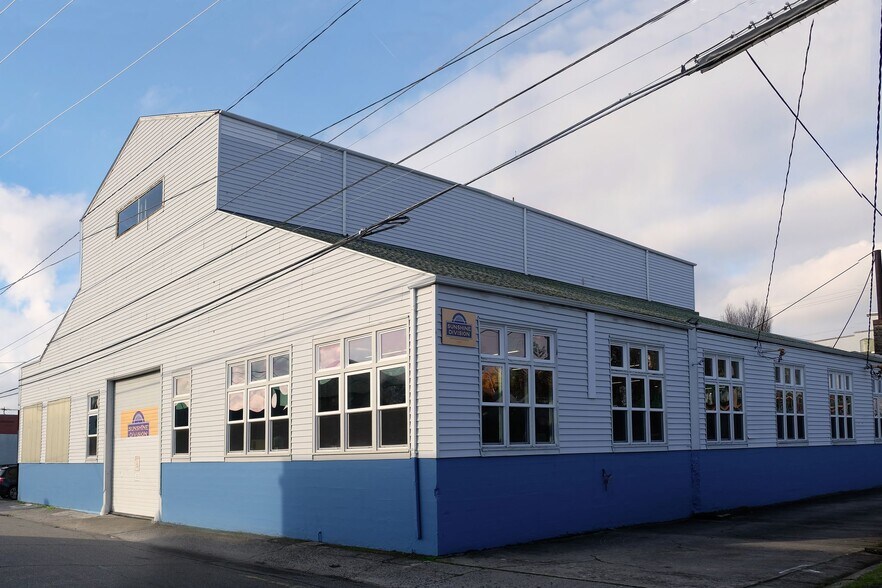 Primary Photo Of 679-687 N Thompson St, Portland Warehouse For Lease