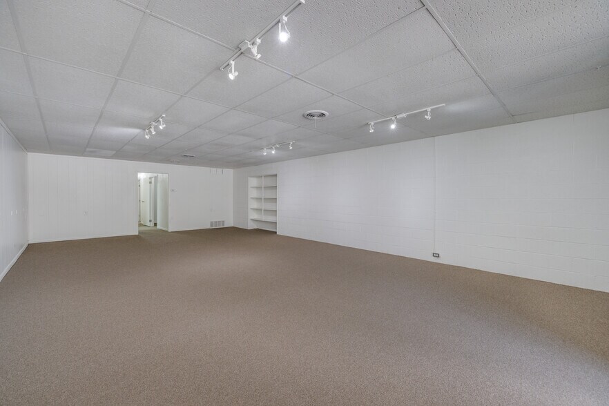 More Photos Of 623-627 Pine St, Abilene Storefront For Sale