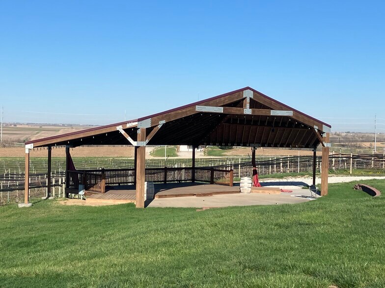 More Photos Of 17111-17145 S 138th St, Springfield Winery Vineyard For Sale