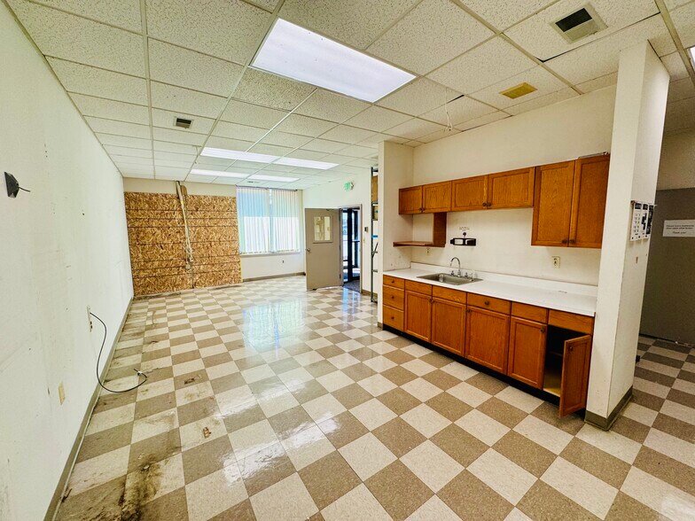 More Photos Of 2165 York Rd, Timonium Bowling Alley For Lease