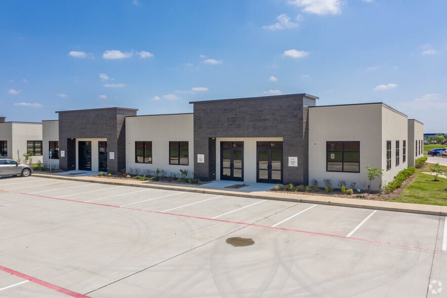 More Photos Of 8118 Fry Rd, Cypress Office For Lease