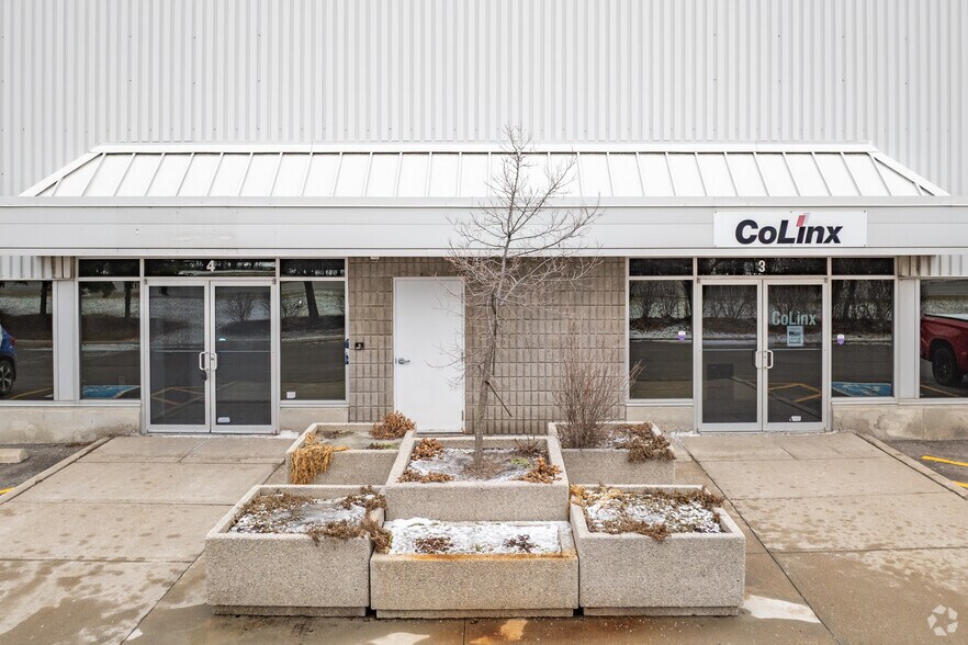 More Photos Of 8705 Torbram Rd, Brampton Warehouse For Lease