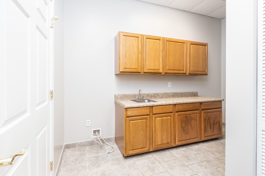 More Photos Of 12276 San Jose Blvd, Jacksonville Office For Sale