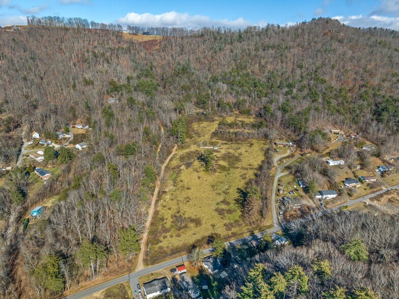 More Photos Of 300 Baird Cove Rd, Asheville Land For Sale
