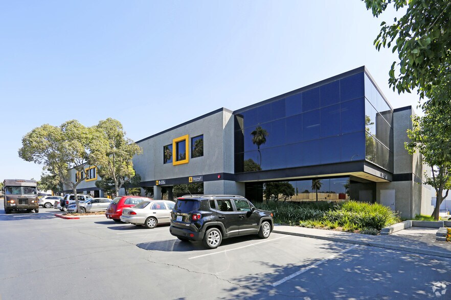 More Photos Of 9295 Siempre Viva Rd, San Diego Manufacturing For Lease