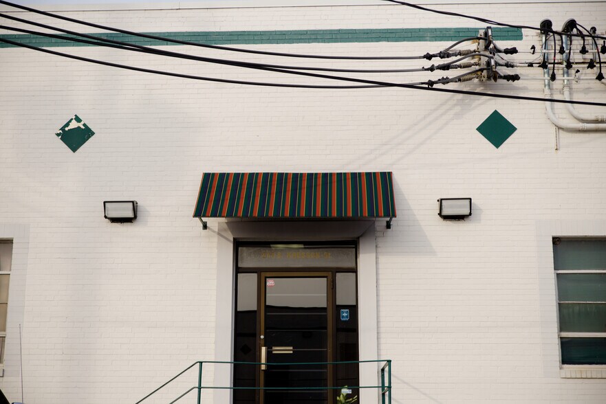 More Photos Of 235 S Kresson St, Baltimore Unknown For Lease