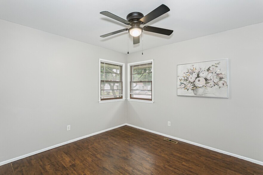 More Photos Of 534-544 N Richmond St, Wichita Apartments For Sale